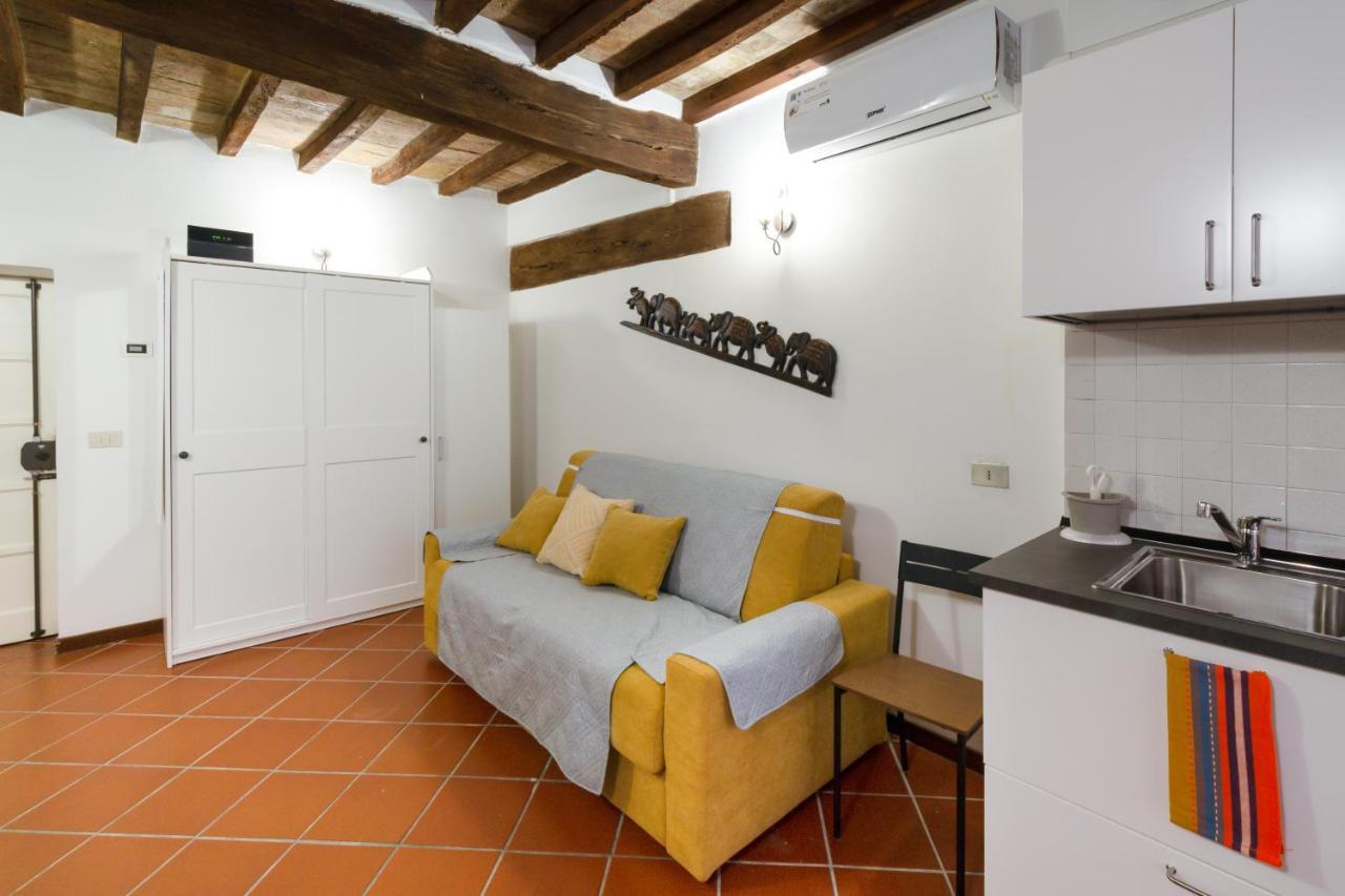 Ferienwohnung Parma Portici Antichi Monolocale A 5 Min Dal Duomo Exterior foto